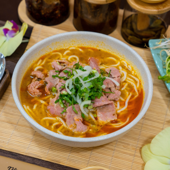 Bún bò tái
