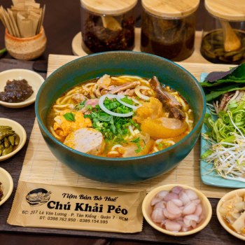 Bún bò tái + gân + chả