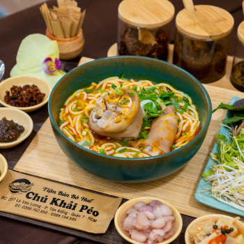 Bún bò giò khoanh gân + móng giò